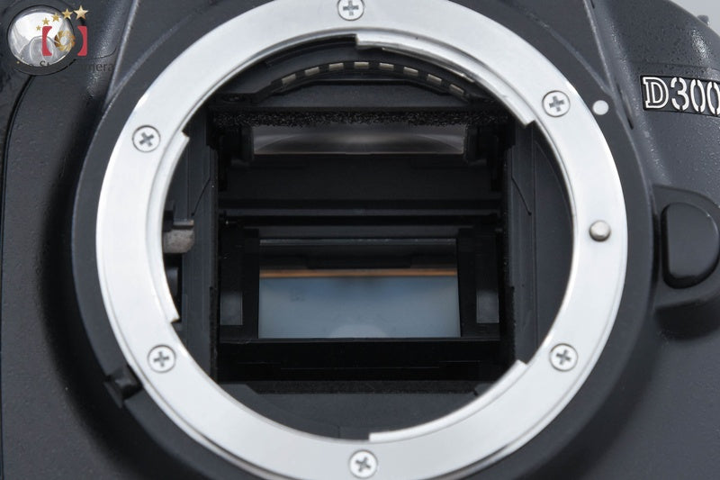 Nikon D3000 10.2 MP Digital SLR Camera 18-55 Lens