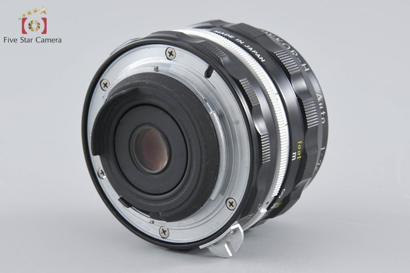 Nikon NIKKOR-H Auto 28mm f/3.5 Non Ai Lens