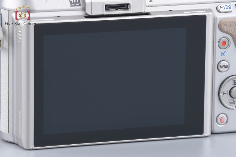 "Shutter count 3,389" Olympus PEN E-PL8 White 16.1 MP Digital Camera 14-42 Lens