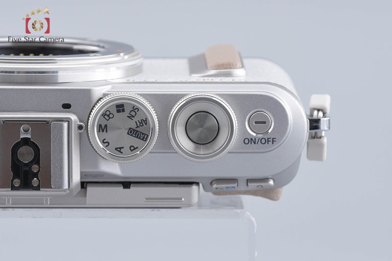 "Shutter count 3,389" Olympus PEN E-PL8 White 16.1 MP Digital Camera 14-42 Lens