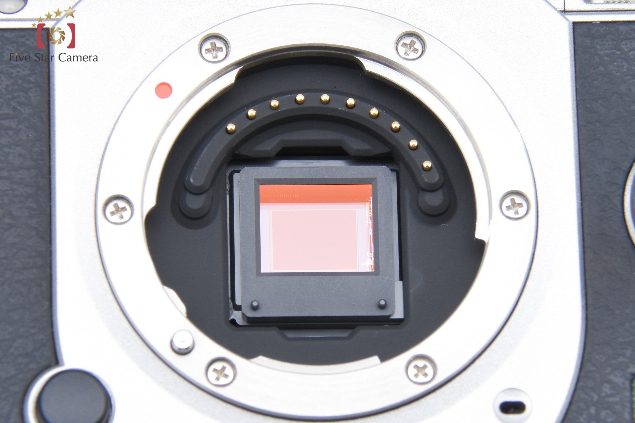 "Shutter count 179" PENTAX Q7 Silver 12.4 MP Digital Camera 5-15 Lens