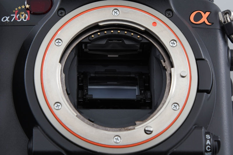 SONY α700 DSLR-A700 Digital SLR Camera (Japanese Language Only)