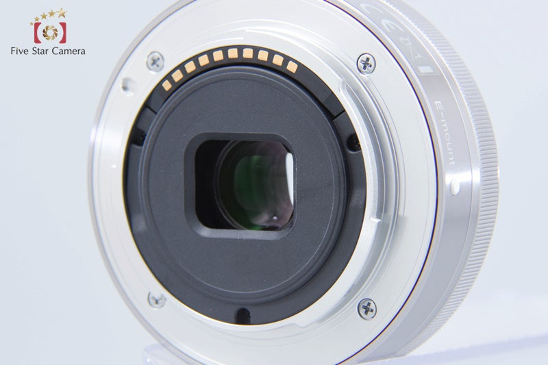 Excellent!! SONY E 16mm f/2.8 SEL16F28