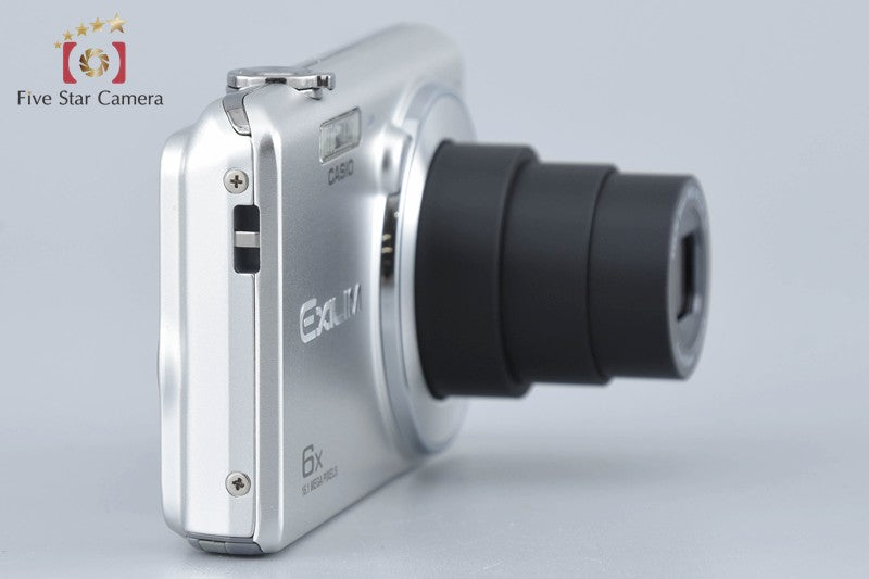 Casio EXILIM EX-ZS28 Silver 16.1 MP Digital Camera w/ Box