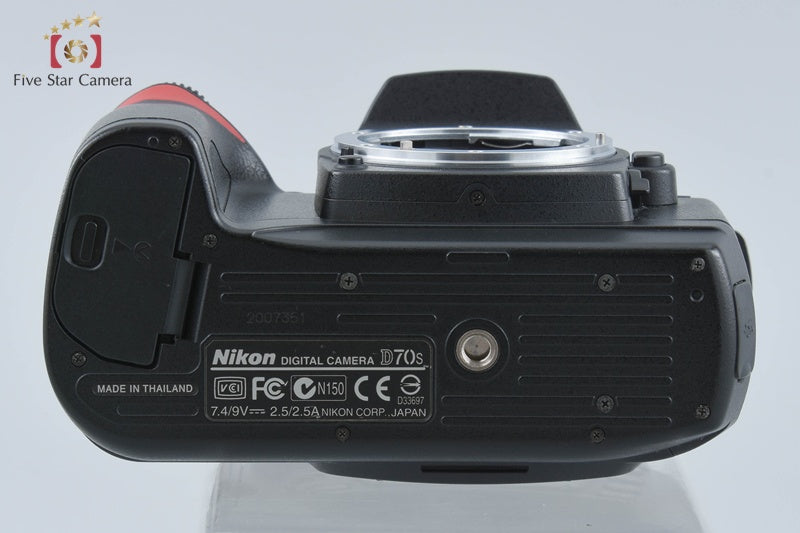 Nikon D70s 6.1 MP DSLR Camera Body