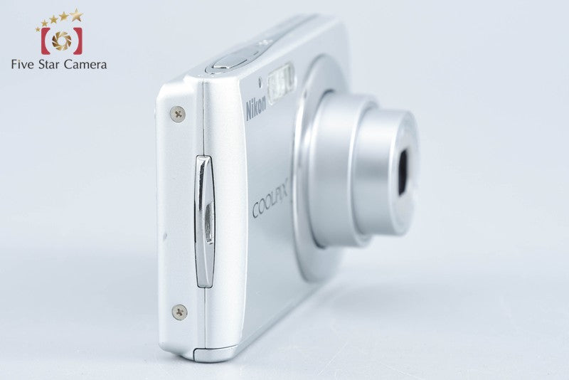 Nikon COOLPIX S210 Bright Silver 8.0 MP Digital Camera from Japan