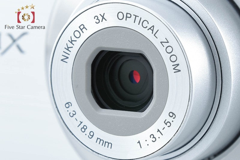 Nikon COOLPIX S210 Bright Silver 8.0 MP Digital Camera from Japan