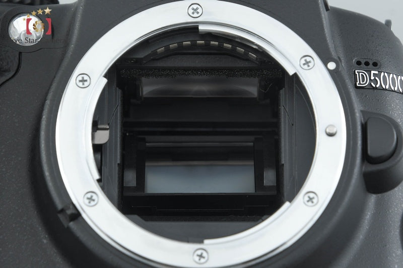 Shutter count 1,608 Nikon D5000 12.3 MP DSLR Camera 18-55 55-200 VR Lenses