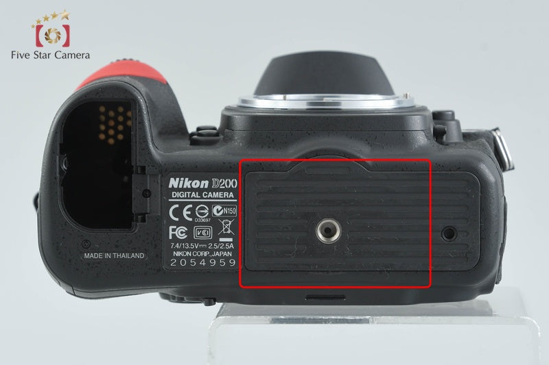 Nikon D200 10.2 MP DSLR Camera + MB-D200 Multi Power Buttery Pack