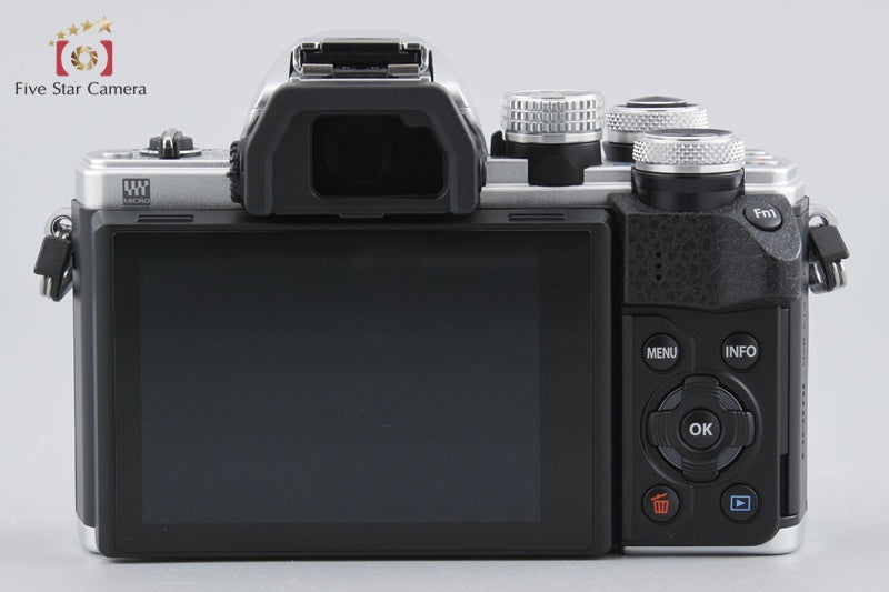 Olympus OM-D E-M10 Mark II Silver 16.1 MP 14-42 40-150 Lenses w/ Box