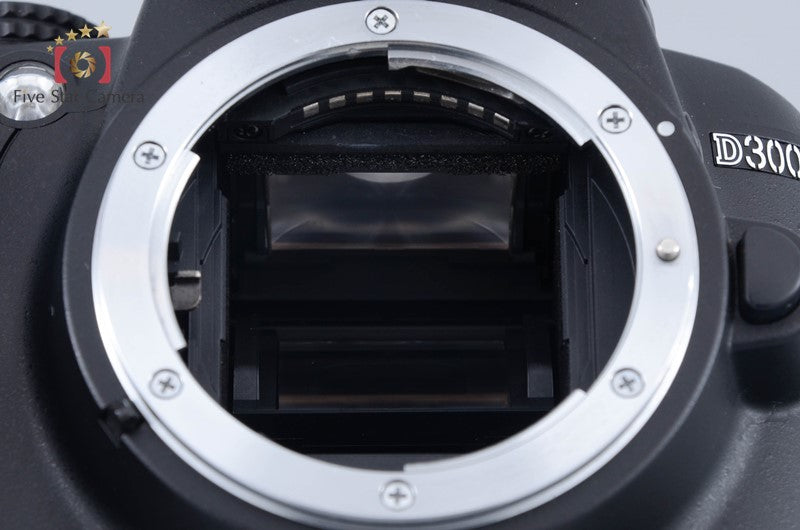 Nikon D3000 10.2 MP DSLR AF-S DX 18-55 55-200 Lenses