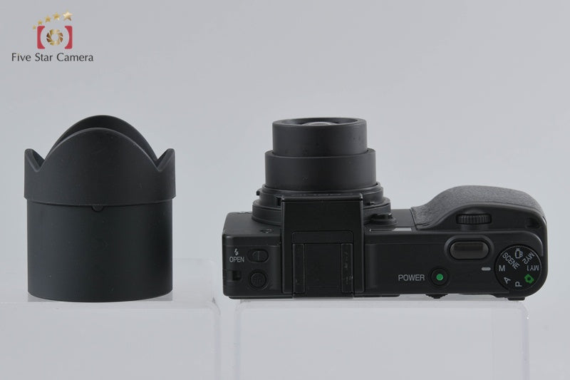 RICOH GX100 10.0 MP Digital Camera Viewfinder Kit