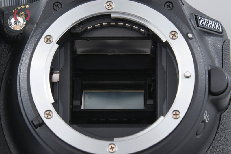 "Count 2,768" Nikon D5600 24.2 MP DSLR 18-55 70-300 VR Lenses