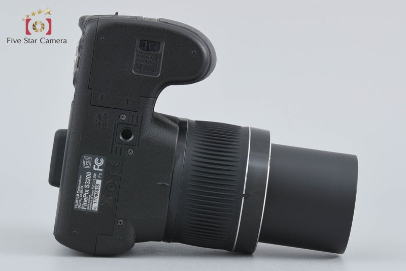 Fujifilm FinePix S3200 14.0 MP Digital Camera