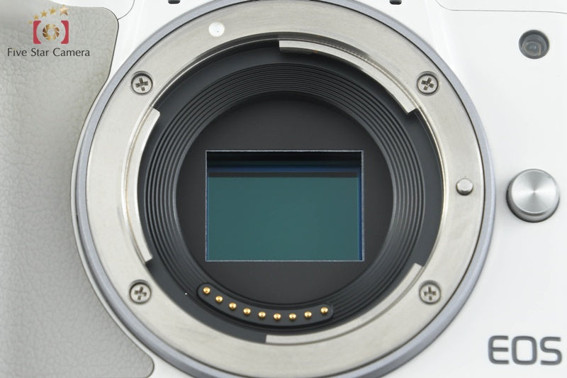 Canon EOS Kiss M / M50 White 24.0 MP 15-45 IS STM Lens