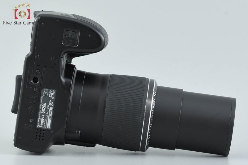 Fujifilm FinePix S8200 Black 16.2 MP Digital Camera w/ Box