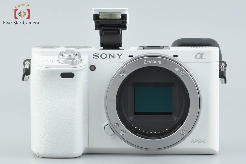 Sony α6000 ILCE-6000 White 24.3 MP 16-50 55-210 Lenses [Japanese Language Only]