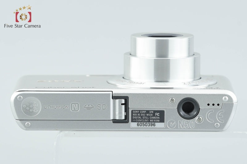 SONY Cyber-shot DSC-W530 Silver 14.1 MP Digital Camera [Japanese Language Only]