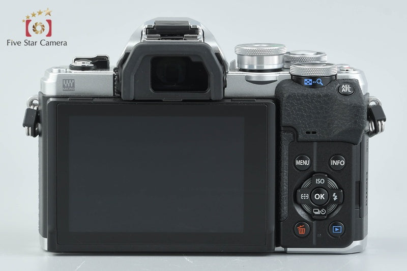 "Count 2,246" Olympus OM-D E-M10 Mark IV Silver 20.3 MP 14-42 40-150 Lenses