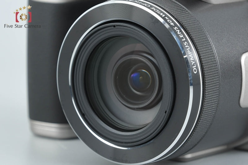 Olympus Stylus SP-820UZ Silver 14.0 MP Digital Camera