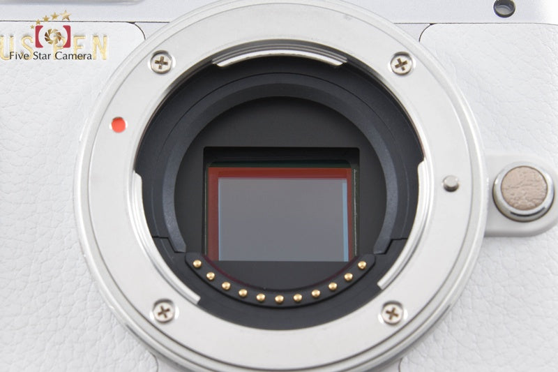 "Shutter count 5,242" Olympus PEN E-PL8 White 16.1 MP 14-42 40-150 Lenses