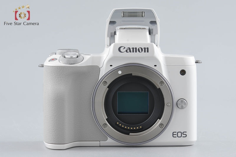 Canon EOS Kiss M / M50 White 24.0 MP 15-45 IS STM Lens