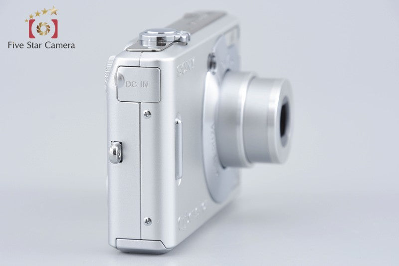 Sony Cyber-Shot DSC-W30 Silver 6.0 MP Digital Camera [Japanese Language Only]