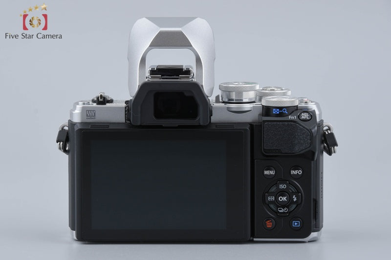 "Count 2,471" Olympus OM-D E-M10 Mark III Silver 16.1 MP 14-42 40-150 EZ Lenses