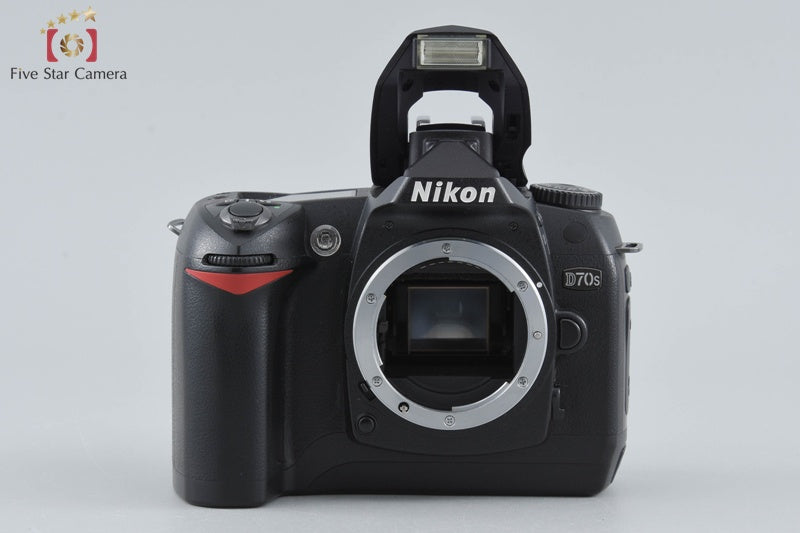 Nikon D70s 6.1 MP Digital SLR Camera 18-70 Lens w/ Box