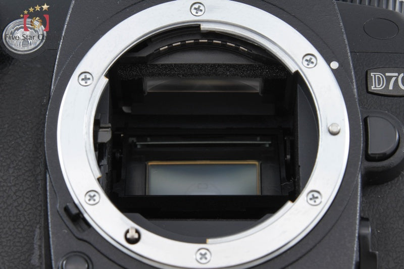 Nikon D70s 6.1 MP Digital SLR Camera 18-70 Lens w/ Box