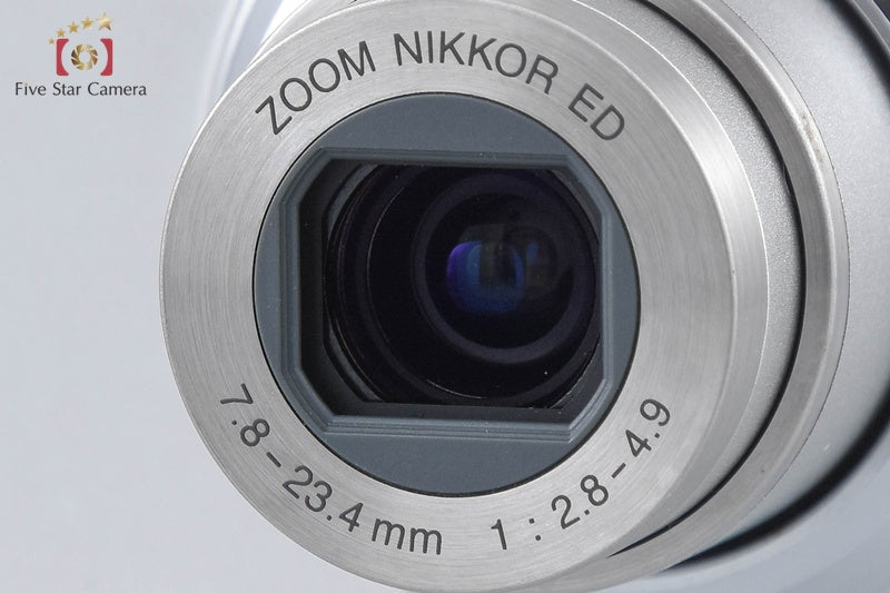 Nikon COOLPIX 7900 Silver 7.1 MP Digital Camera
