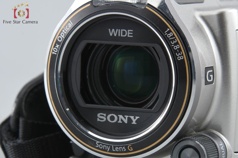 SONY HANDYCAM HDR-CX560V Champagne Silver Camcoder [Japanese Language Only]