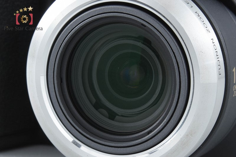 Fujifilm FinePix S8100fd 10.0 MP Digital Camera
