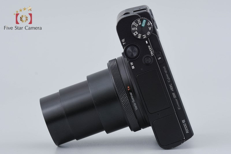 Sony Cyber-Shot DSC-RX100M7 20.1 MP Digital Camera [Japanese Language Only]