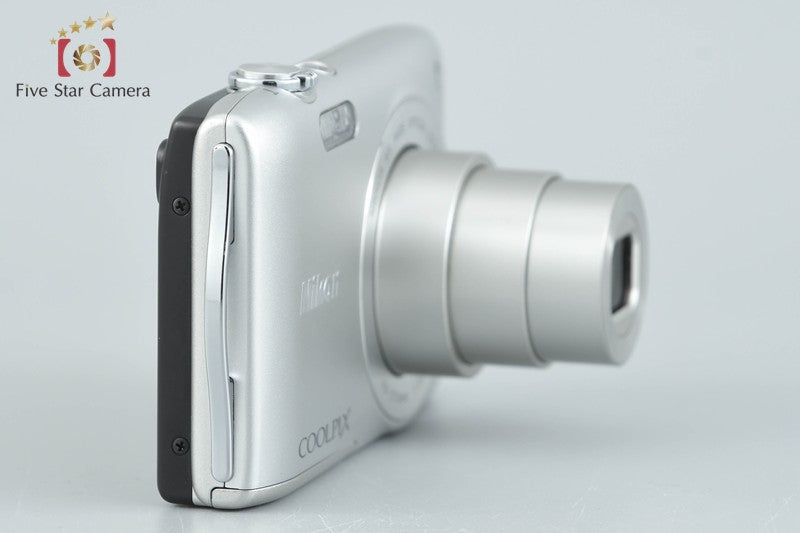 Nikon COOLPIX S3300 Crystal Silver 16.0 MP Digital Camera w/ Box
