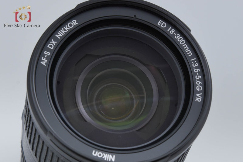 Nikon AF-S DX NIKKOR 18-300mm f/3.5-5.6 G ED VR