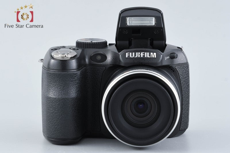 Fujifilm FinePix S2500 HD 12.2 MP Digital Camera w/ Box