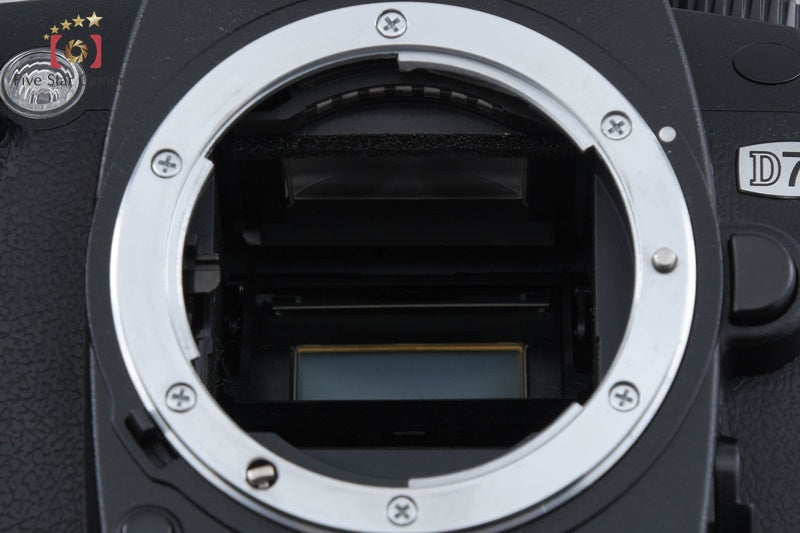 Shutter count 2,049 Nikon D70 6.1 MP DSLR Camera AF-S DX 18-70 Lens