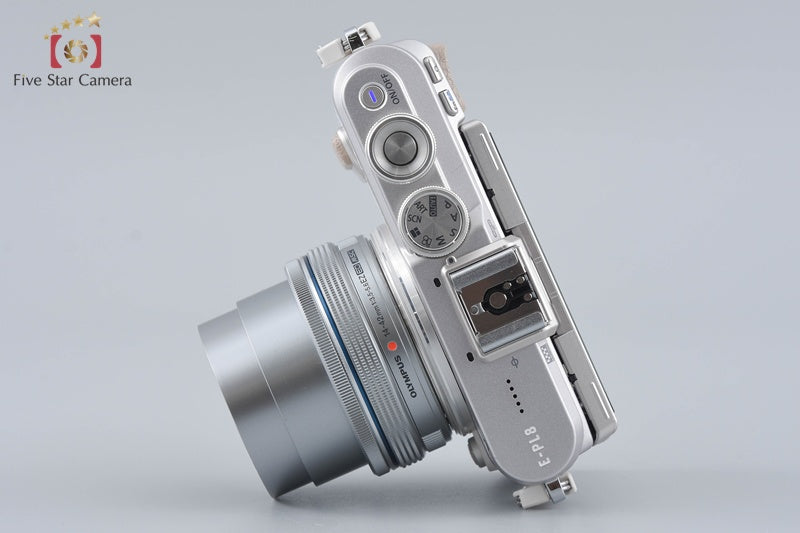 Shutter count 766 Olympus PEN E-PL8 White 16.1 MP 14-42 EZ Lens