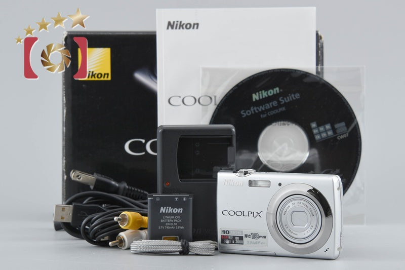 Nikon COOLPIX S220 Soft Silver 10.0 MP Digital Camera w/ Box