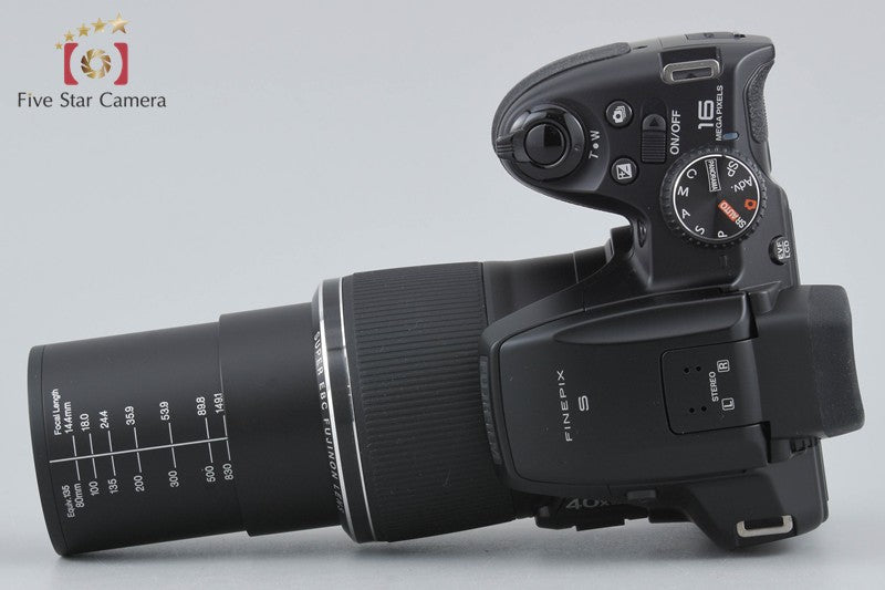 Fujifilm FinePix S8200 Black 16.2 MP Digital Camera