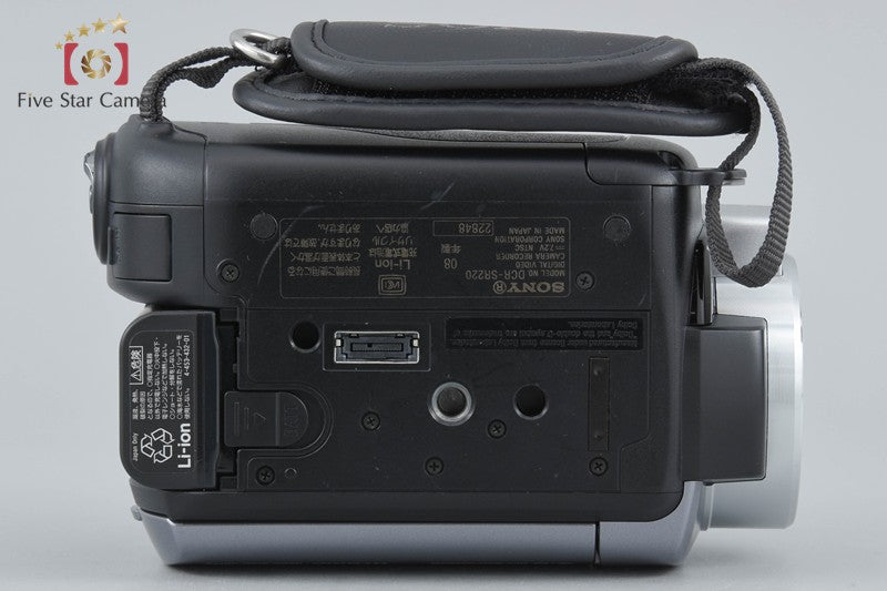 Sony HANDYCAM DCR-SR220 60GB Digital Camcorder [Japanese Language Only