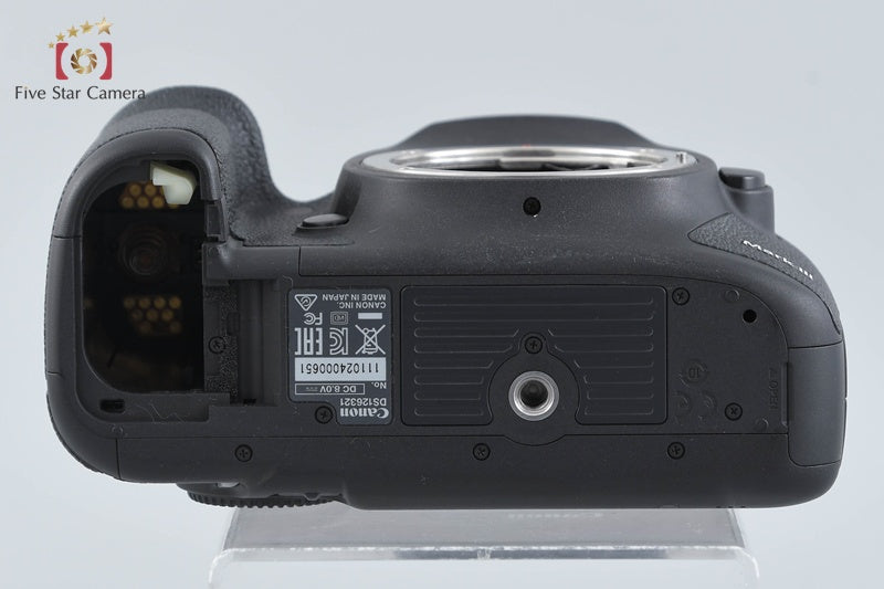 Canon EOS 5D Mark III 22.3 MP DSLR Camera + BG-E11 Battery Grip
