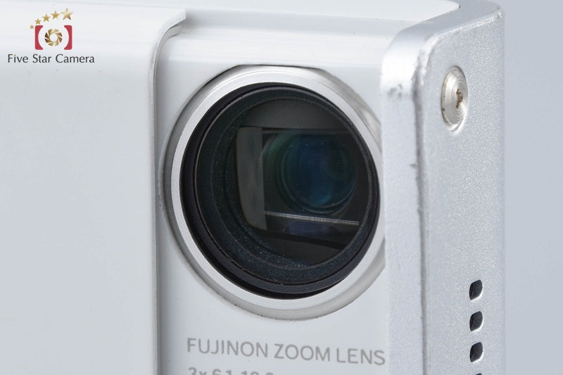 Fujifilm FinePix Z2 White 5.1 MP Digital Camera