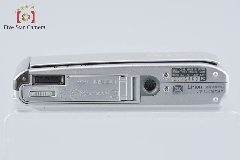 Sony Cyber-Shot DSC-T70 Silver 8.1 MP Digital Camera [Japanese Language Only]