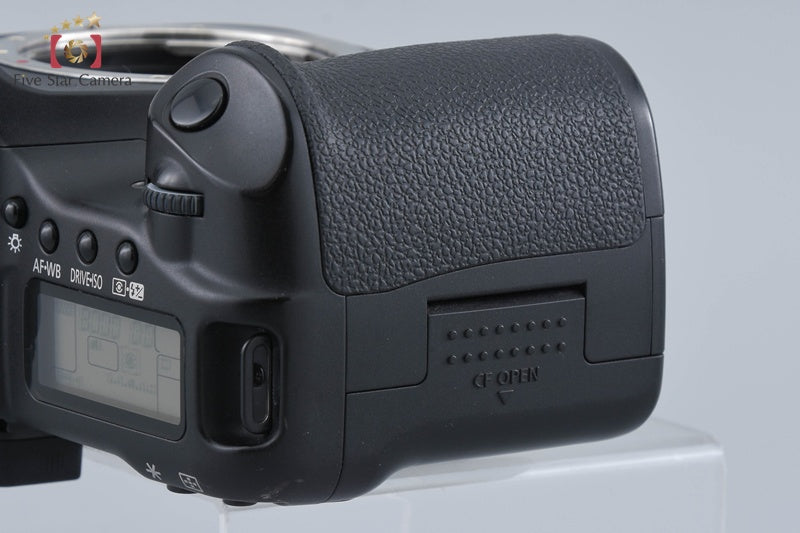 Canon EOS 30D 8.2 MP Digital Camera Body
