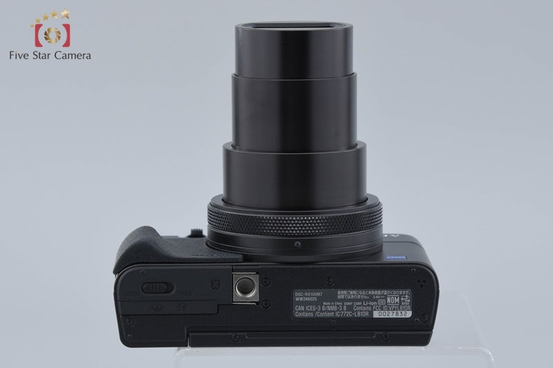 Sony Cyber-Shot DSC-RX100M7 20.1 MP Digital Camera [Japanese Language Only]