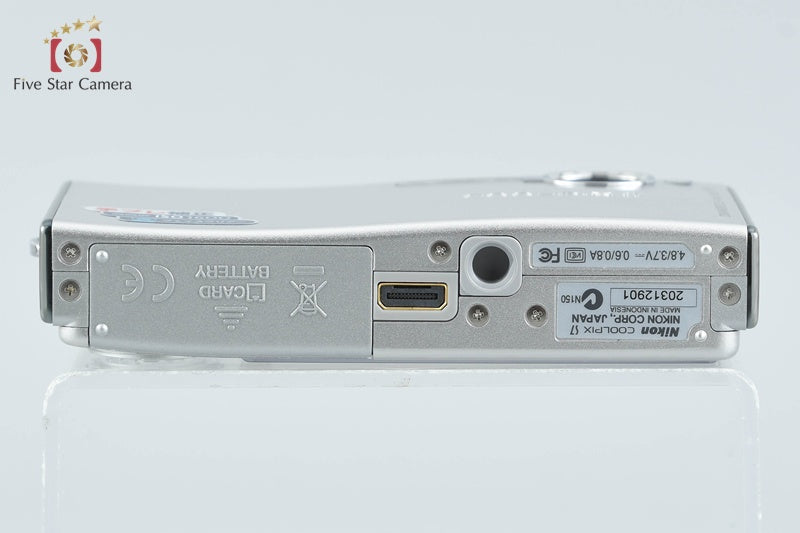 Nikon COOLPIX S7 Silver 7.1 MP Digital Camera w/ Box