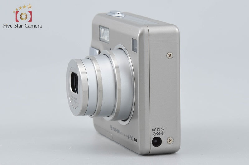 Fujifilm FinePix F450 Silver 5.2 MP Digital Camera w/ Box