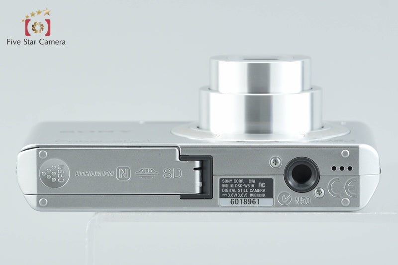 Sony Cyber-Shot DSC-W610 Silver 14.1 MP Digital Camera [Japanese Language Only]